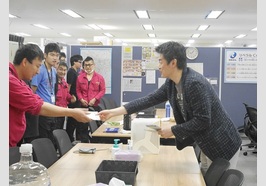 リベラル株式会社　社員
