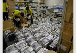 電話機　リベラル社員