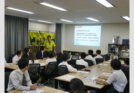 リベラル社内見学　講話