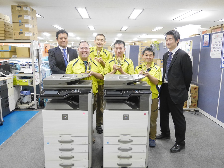 リベラル社員　設立メンバー　複合機