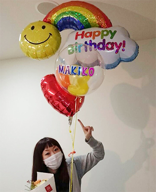 リベラル社員　風船　誕生日