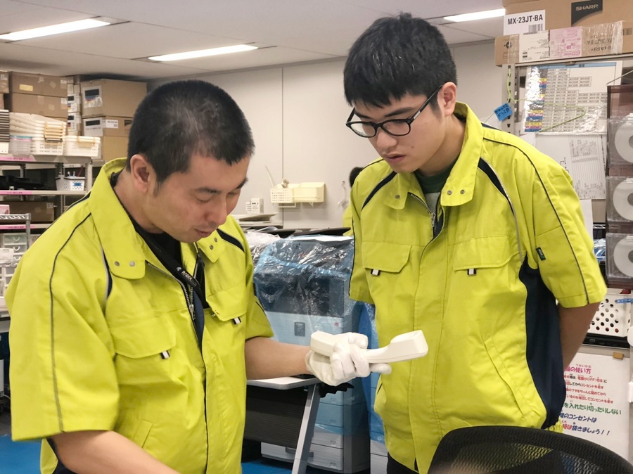 リベラル社員　特例子会社　作業写真