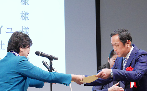 小池都知事から表彰