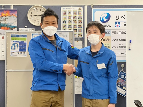 リベラル社員　入社式