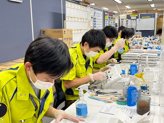 リベラル社員　電話機清掃