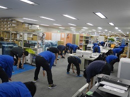 リベラル社員　ラジオ体操
